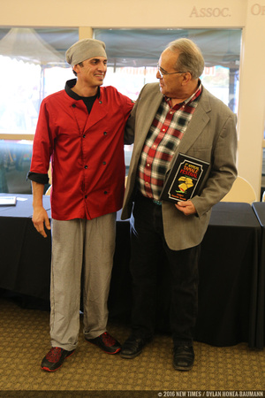 Atascadero Mayor, Tom O' Malley, presented the Judge's Choice Award to Steven Sullivan.